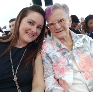 Meet your Posher, Cara